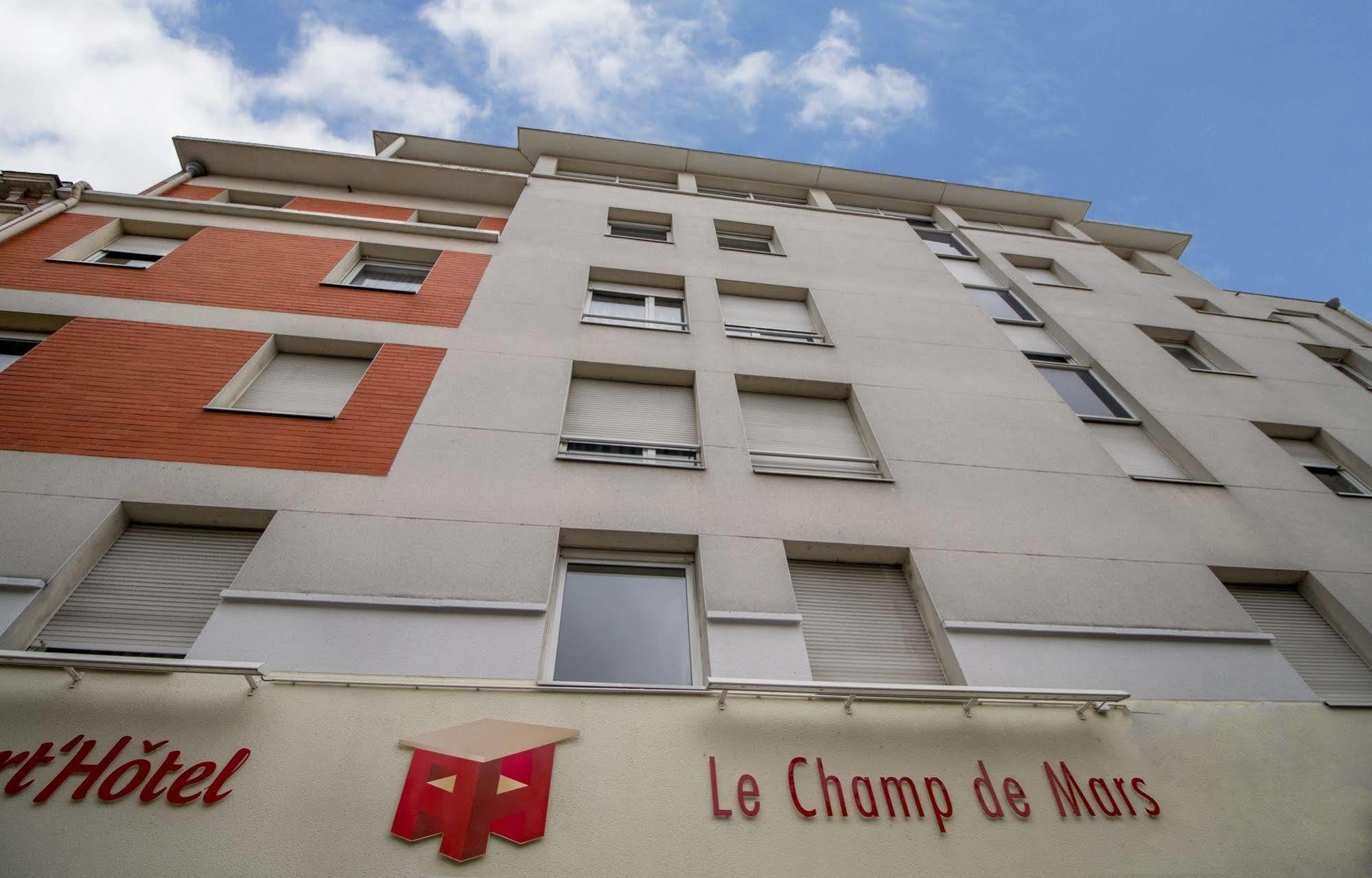 Kosy Appart'Hotel Le Champ De Mars Remeš Exteriér fotografie