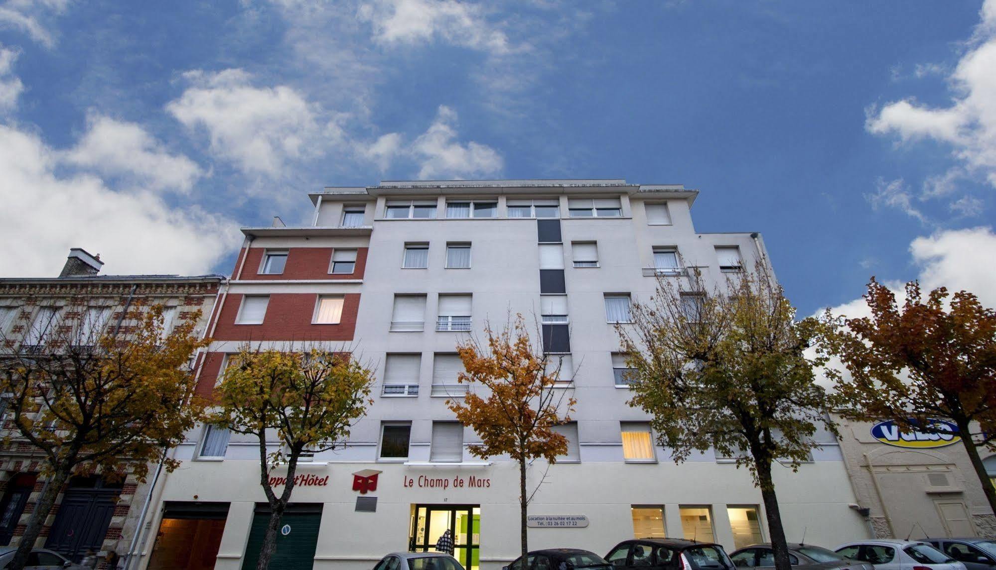 Kosy Appart'Hotel Le Champ De Mars Remeš Exteriér fotografie